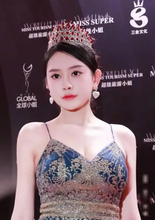 f4152016ff2d97bd90f22c0af708945.png